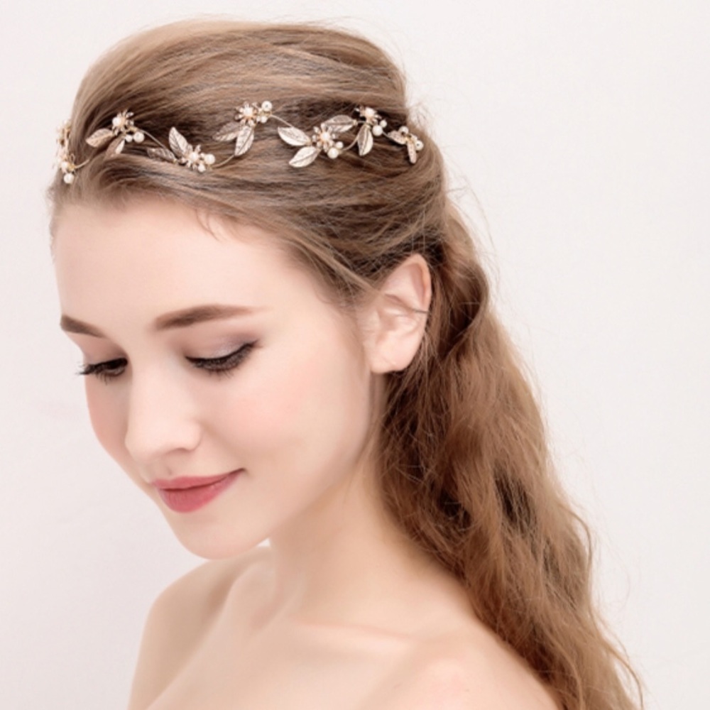 Gold and Pearl Cluster Head Piece / Crown 👑